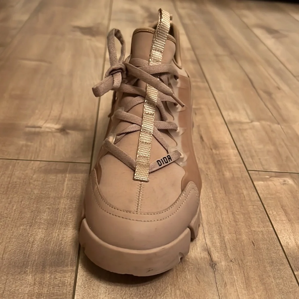 Dior sneakers women’s size 9.5-10 amazing condition worn couple of times - Picture 2 of 5